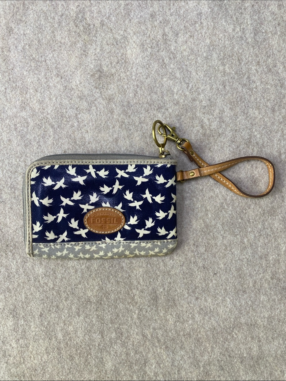 Fossil Key-Per Bird Print Zip Wristlet Wallet SL4117 Navy Gray